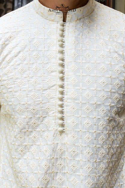 AK 06 OFF-WHITE EMBROIDERED KURTA PAJAMA - Amin Selected 
