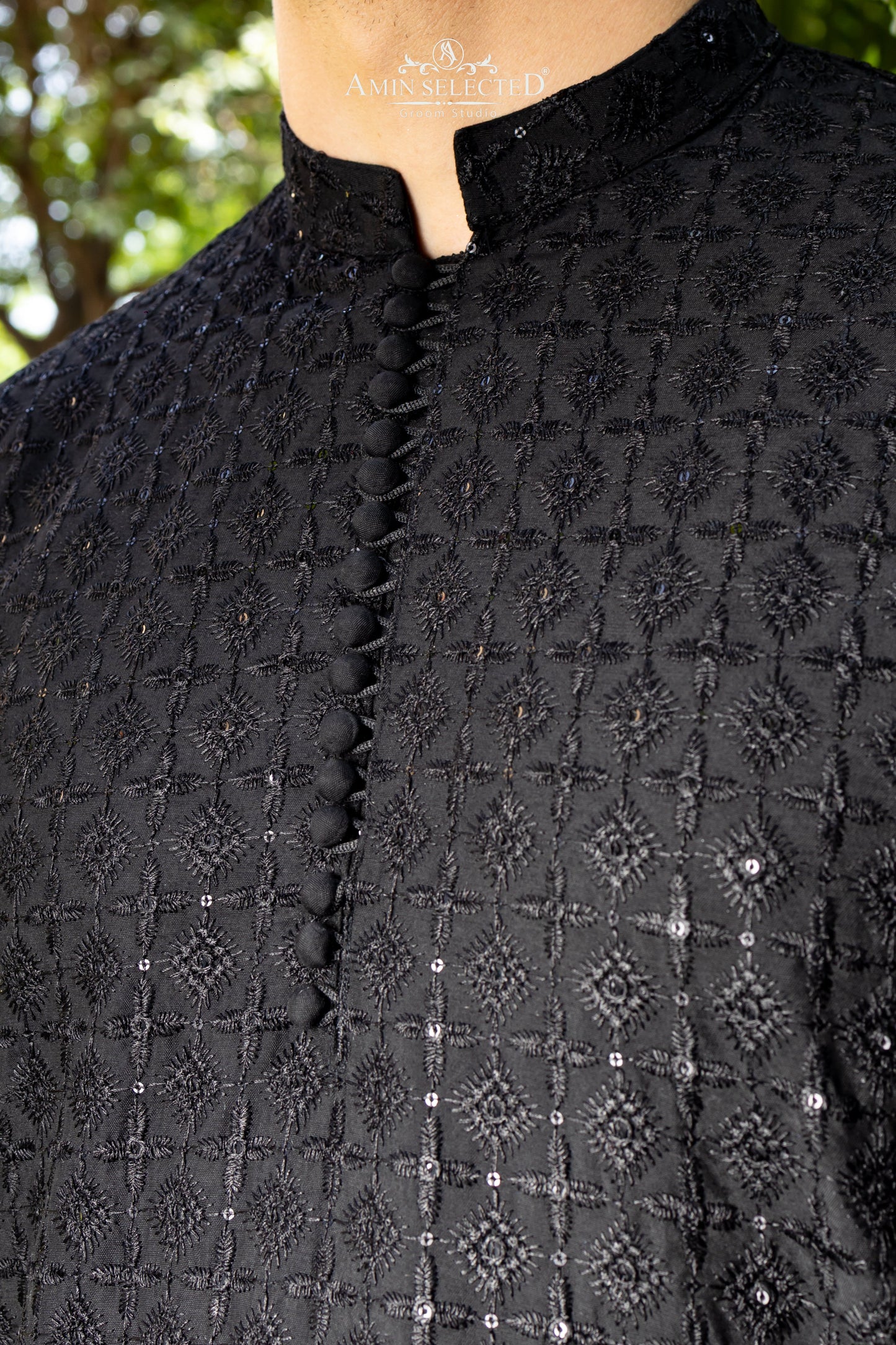 AK 05 BLACK EMBROIDERED KURTA PAJAMA - Amin Selected 