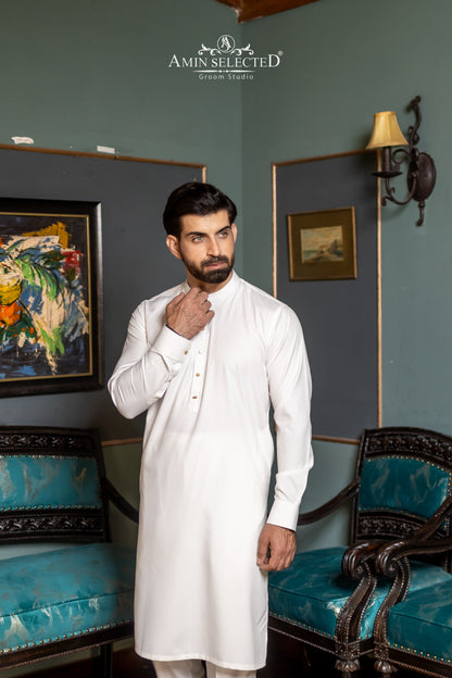 Premium Pristine White Kurta with Gold-Tone Accents - Amin Selected 