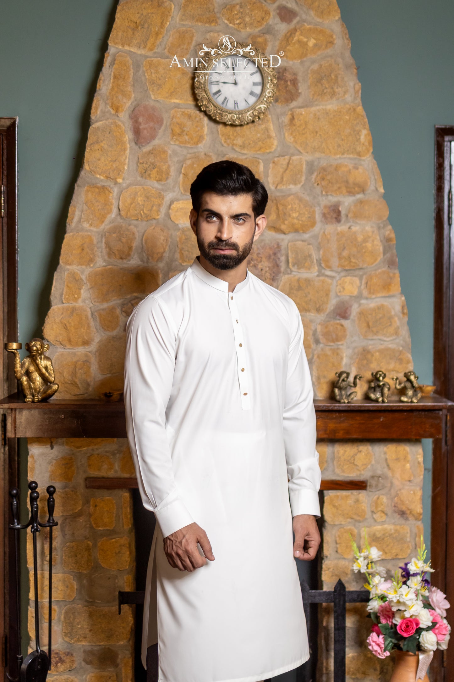 Premium Pristine White Kurta with Gold-Tone Accents - Amin Selected 