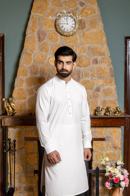 Premium Pristine White Kurta with Gold-Tone Accents - Amin Selected 