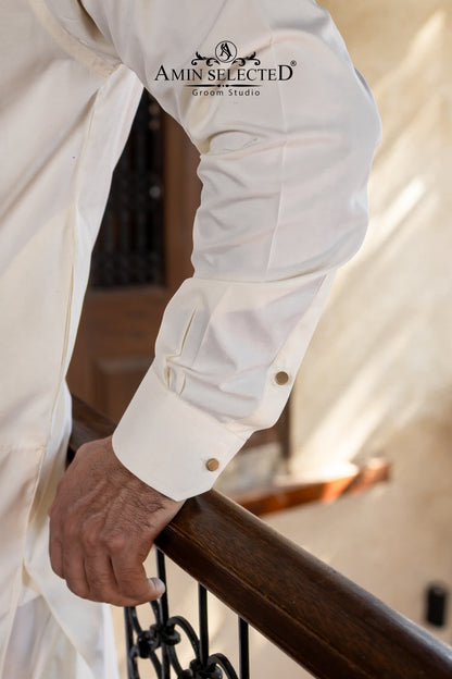 Premium Ivory Kurta with Gold-Tone Accents - Amin Selected 