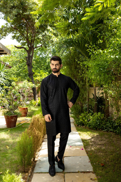 AK 05 BLACK EMBROIDERED KURTA PAJAMA - Amin Selected 