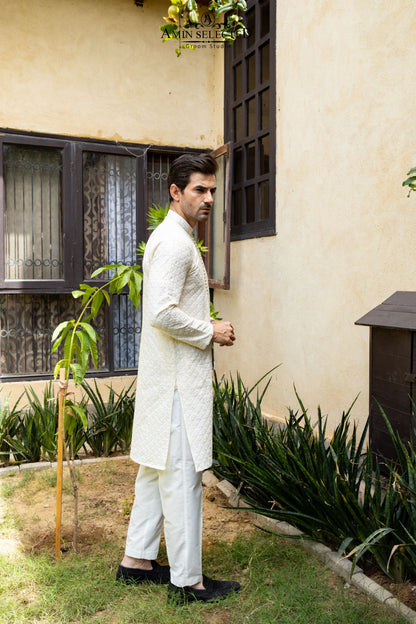 AK 06 OFF-WHITE EMBROIDERED KURTA PAJAMA - Amin Selected 